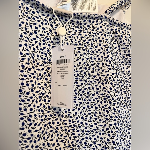 Only one piece strapless size small - Picture 4 of 5